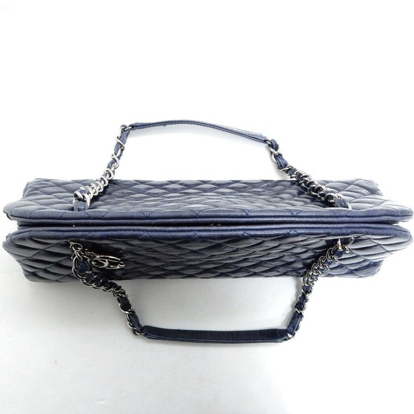 CHANEL RARE BLUE CHAIN HANDBAG!! SALE!! - Picture 7 of 14